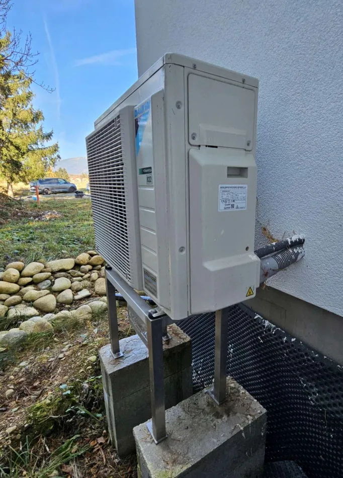 Tepelné čerpadlo vzduch voda Daikin Altherma 3 4kW s chladením rodinný dom Vavrišovo