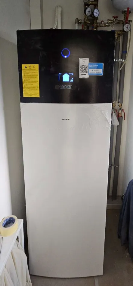 Tepelné čerpadlo vzduch voda Daikin Altherma 3 6kW rodinný dom Hronsek