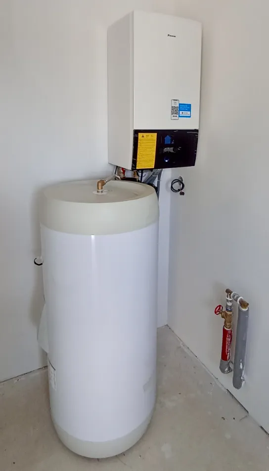 Tepelné čerpadlo vzduch voda Daikin Altherma 3 6kW rodinný dom Mostová