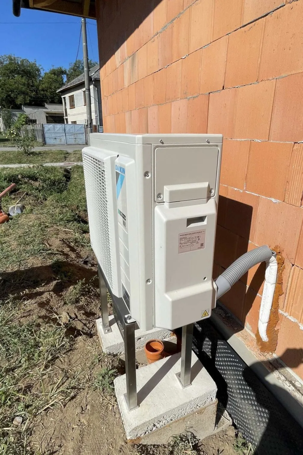 Tepelné čerpadlo vzduch voda Daikin Altherma 3 6kW rodinný dom Uhorské