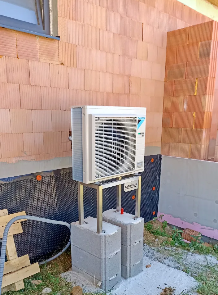 Tepelné čerpadlo vzduch voda Daikin Altherma 3 6kW s chladením rod. dom Martin nad Žitavou