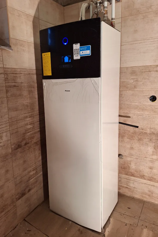 Tepelné čerpadlo vzduch voda Daikin Altherma 3 6kW s chladením rod. dom Vojka nad Dunajom