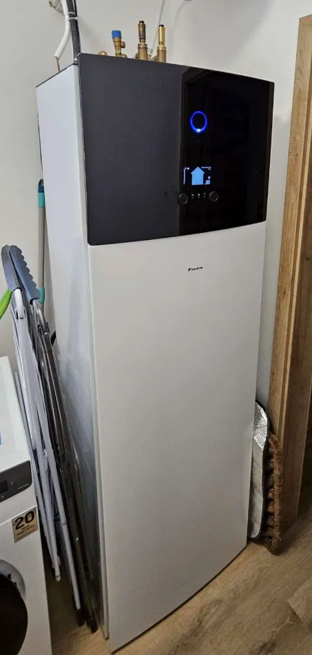 Tepelné čerpadlo vzduch voda Daikin Altherma 3 6kW s chladením rodinný dom Badín