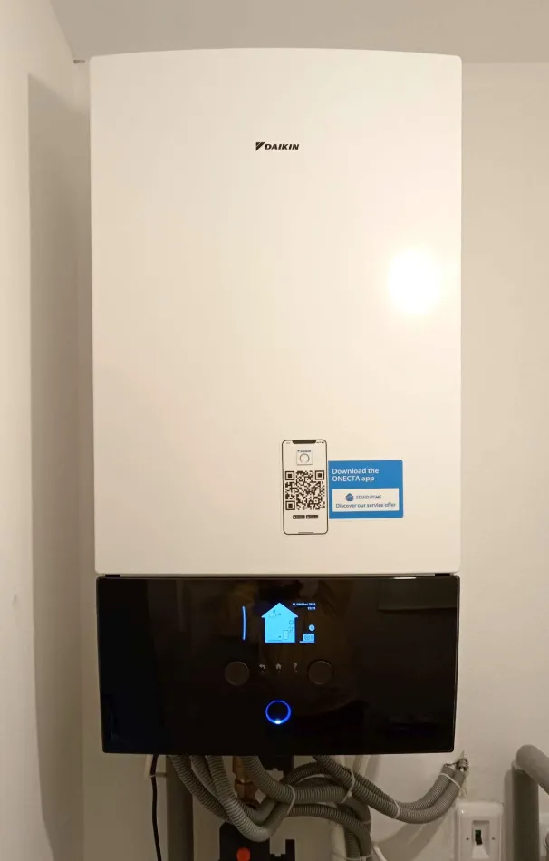 Tepelné čerpadlo vzduch voda Daikin Altherma 3 6kW s chladením rodinný dom Banský Studenec
