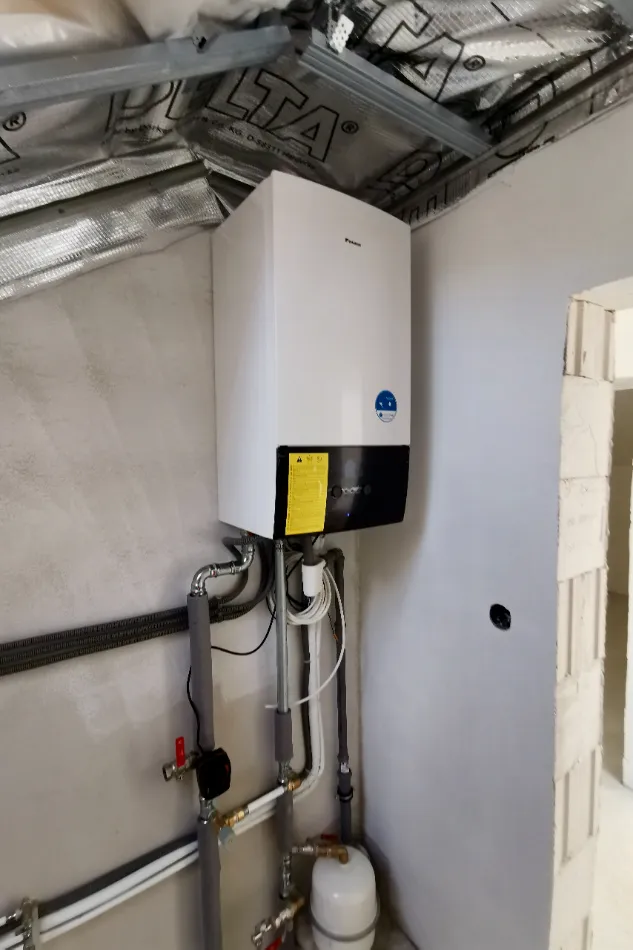 Tepelné čerpadlo vzduch voda Daikin Altherma 3 6kW s chladením rodinný dom Budča