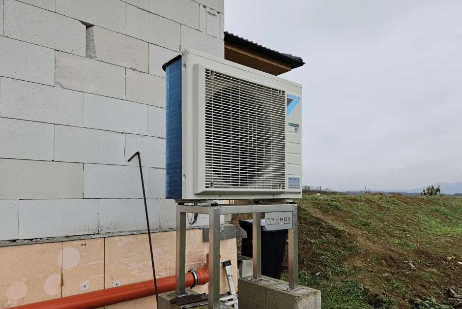 Tepelné čerpadlo vzduch voda Daikin Altherma 3 6kW s chladením rodinný dom Bzovík