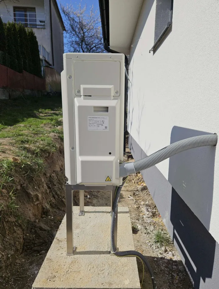 Tepelné čerpadlo vzduch voda Daikin Altherma 3 6kW s chladením rodinný dom Cerová