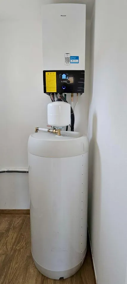 Tepelné čerpadlo vzduch voda Daikin Altherma 3 6kW s chladením rodinný dom Cerová
