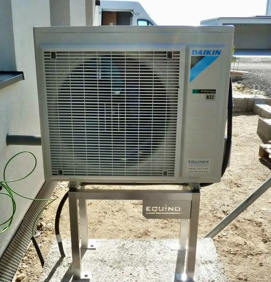 Tepelné čerpadlo vzduch voda Daikin Altherma 3 6kW s chladením rodinný dom Engelharstetten