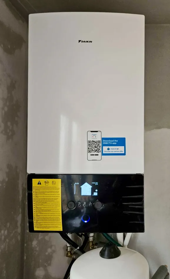 Tepelné čerpadlo vzduch voda Daikin Altherma 3 6kW s chladením rodinný dom Engelharstetten