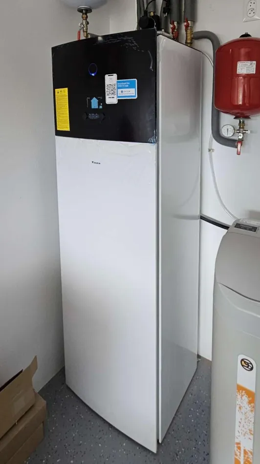 Tepelné čerpadlo vzduch voda Daikin Altherma 3 6kW s chladením rodinný dom Golianovo