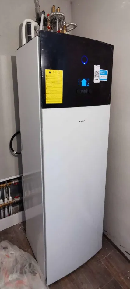 Tepelné čerpadlo vzduch voda Daikin Altherma 3 6kW s chladením rodinný dom Hrochoť