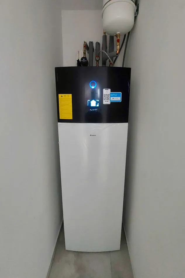 Tepelné čerpadlo vzduch voda Daikin Altherma 3 6kW s chladením rodinný dom Hronsek