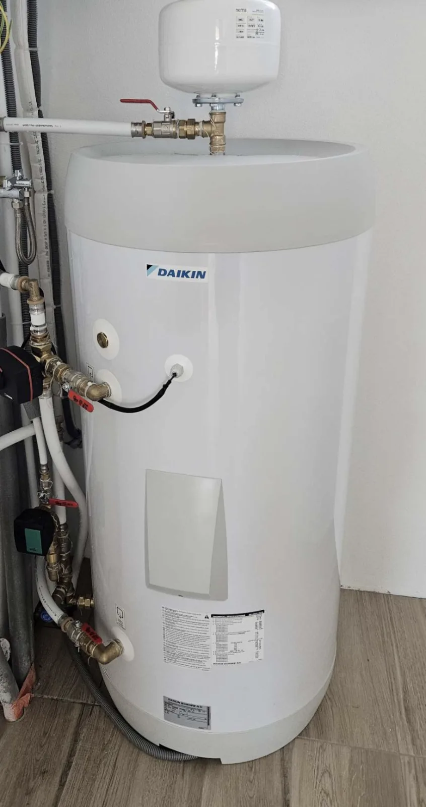 Tepelné čerpadlo vzduch voda Daikin Altherma 3 6kW s chladením rodinný dom Levice