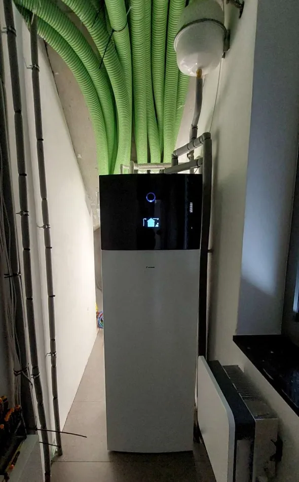 Tepelné čerpadlo vzduch voda Daikin Altherma 3 6kW s chladením rodinný dom Liptovská Osada