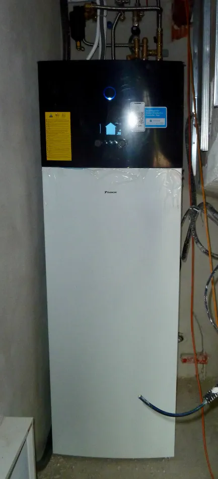 Tepelné čerpadlo vzduch voda Daikin Altherma 3 6kW s chladením rodinný dom Loimersdorf
