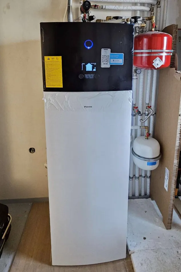 Tepelné čerpadlo vzduch voda Daikin Altherma 3 6kW s chladením rodinný dom Malý Slavkov