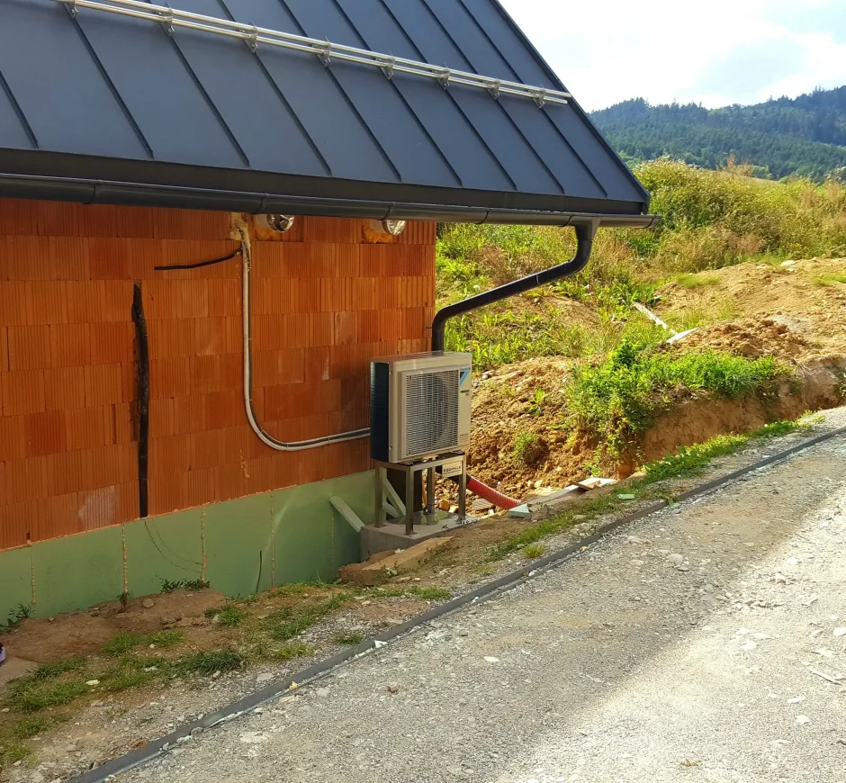 Tepelné čerpadlo vzduch voda Daikin Altherma 3 6kW s chladením rodinný dom Nesluša