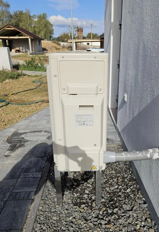 Tepelné čerpadlo vzduch voda Daikin Altherma 3 6kW s chladením rodinný dom Pečeňany