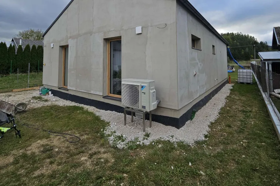 Tepelné čerpadlo vzduch voda Daikin Altherma 3 6kW s chladením rodinný dom Rajecká Lesná