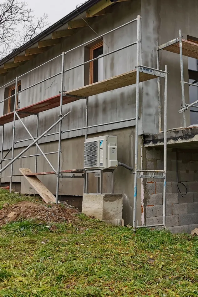 Tepelné čerpadlo vzduch voda Daikin Altherma 3 6kW s chladením rodinný dom Slatinské Lazy