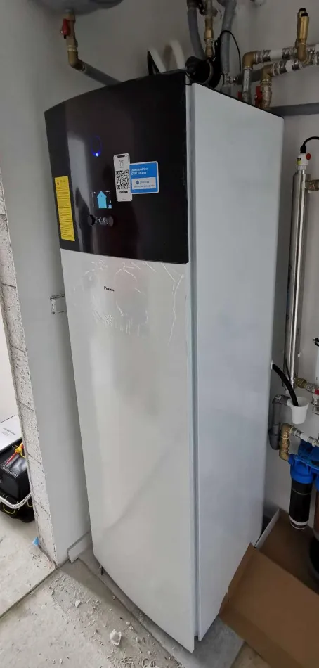 Tepelné čerpadlo vzduch voda Daikin Altherma 3 6kW s chladením rodinný dom Slavnica