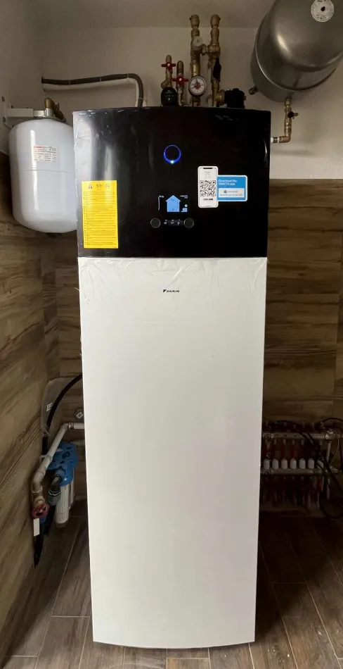 Tepelné čerpadlo vzduch voda Daikin Altherma 3 6kW s chladením rodinný dom Svätý Kríž