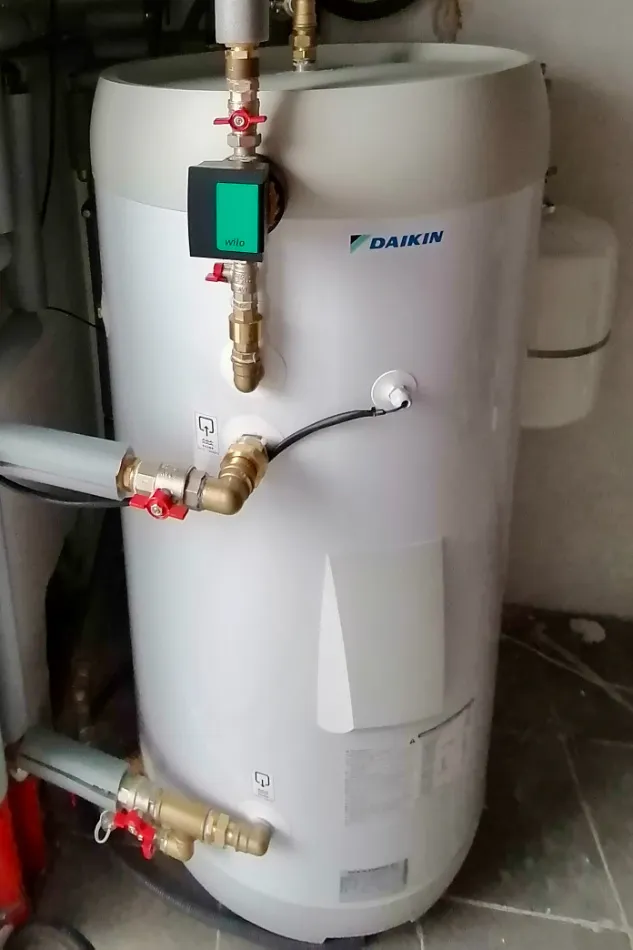 Tepelné čerpadlo vzduch voda Daikin Altherma 3 6kW s chladením rodinný dom Tomášov