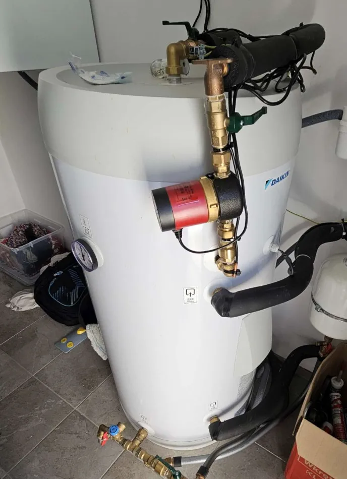 Tepelné čerpadlo vzduch voda Daikin Altherma 3 6kW s chladením rodinný dom Topoľovka