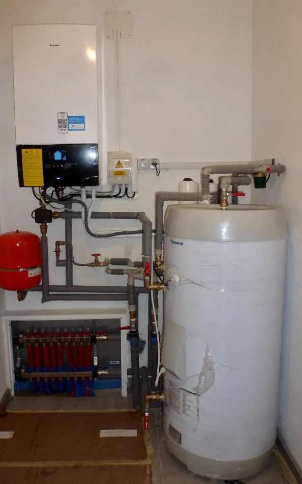 Tepelné čerpadlo vzduch voda Daikin Altherma 3 6kW s chladením rodinný dom Záblatie