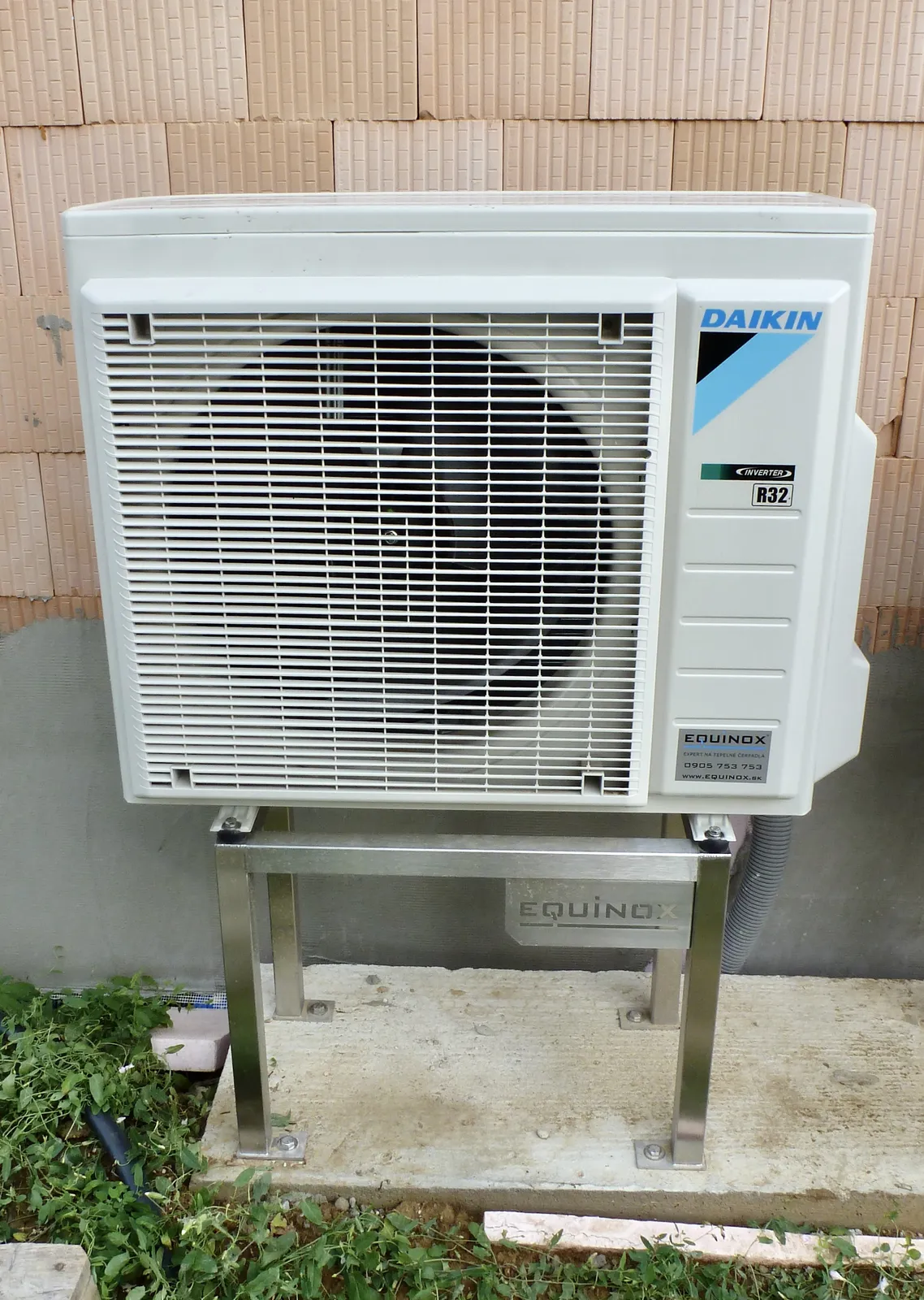 Tepelné čerpadlo vzduch voda Daikin Altherma 3 8kW a klimatizácia rod. dom Párovské Háje