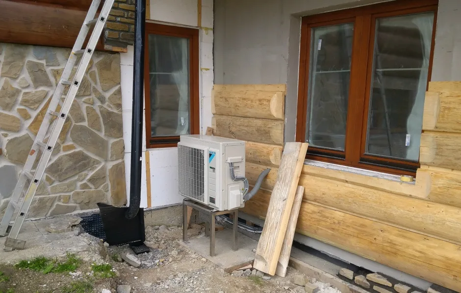 Tepelné čerpadlo vzduch voda Daikin Altherma 3 8kW komerčný objekt Zuberec
