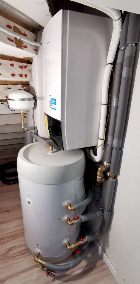 Tepelné čerpadlo vzduch voda Daikin Altherma 3 8kW rodinný dom Blatné