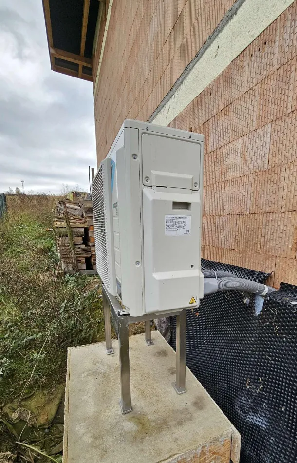 Tepelné čerpadlo vzduch voda Daikin Altherma 3 8kW rodinný dom Bobrov