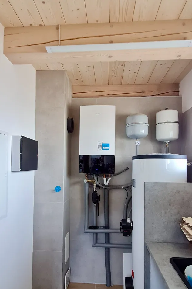 Tepelné čerpadlo vzduch voda Daikin Altherma 3 8kW rodinný dom Bobrov