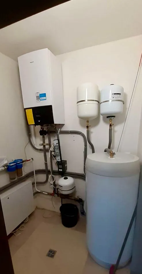 Tepelné čerpadlo vzduch voda Daikin Altherma 3 8kW rodinný dom Bretejovce