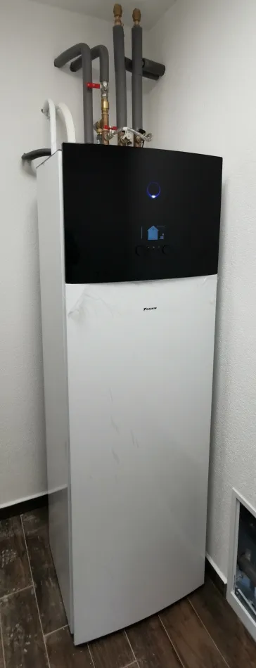 Tepelné čerpadlo vzduch voda Daikin Altherma 3 8kW rodinný dom Brezno
