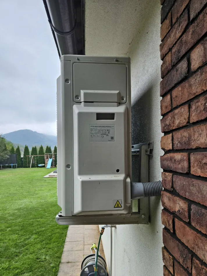 Tepelné čerpadlo vzduch voda Daikin Altherma 3 8kW rodinný dom Hajnačka