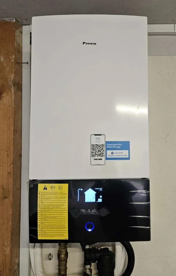 Tepelné čerpadlo vzduch voda Daikin Altherma 3 8kW rodinný dom Hajnačka