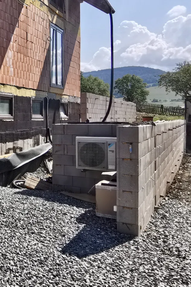 Tepelné čerpadlo vzduch voda Daikin Altherma 3 8kW rodinný dom Horný Vadičov