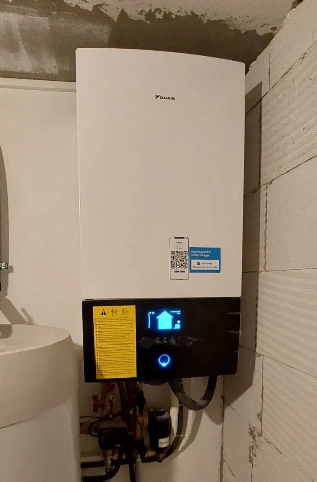 Tepelné čerpadlo vzduch voda Daikin Altherma 3 8kW rodinný dom Hrboltová