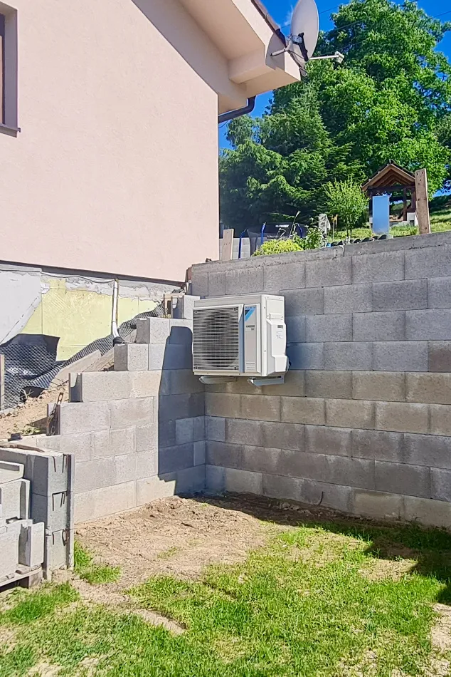Tepelné čerpadlo vzduch voda Daikin Altherma 3 8kW rodinný dom Hriňová