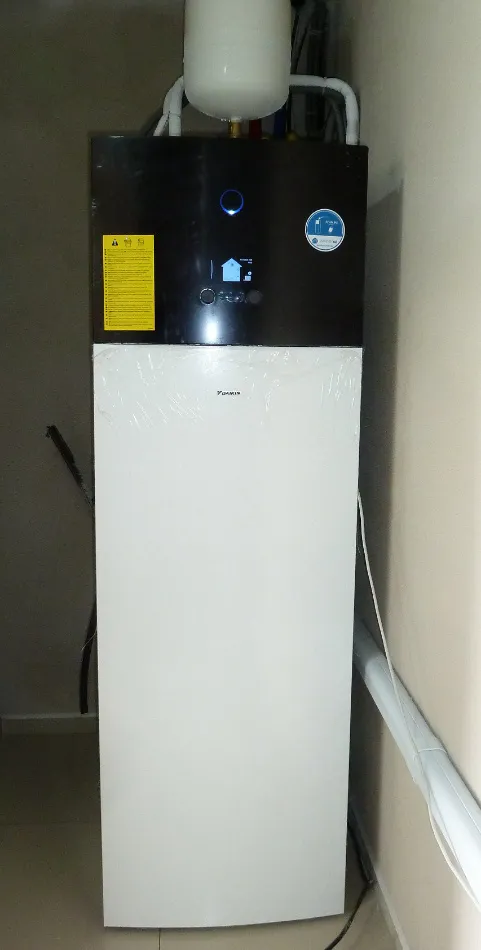 Tepelné čerpadlo vzduch voda Daikin Altherma 3 8kW rodinný dom Hriňová