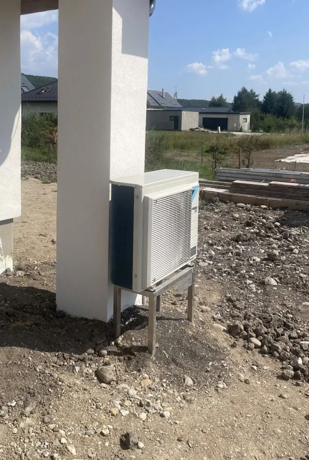 Tepelné čerpadlo vzduch voda Daikin Altherma 3 8kW rodinný dom Hronsek