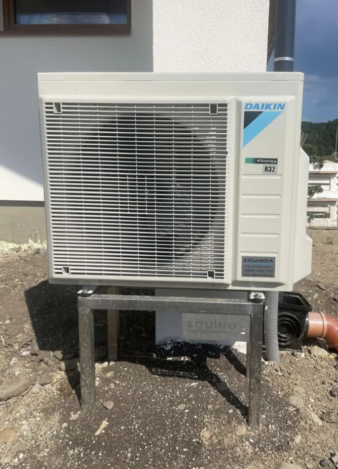 Tepelné čerpadlo vzduch voda Daikin Altherma 3 8kW rodinný dom Hronsek