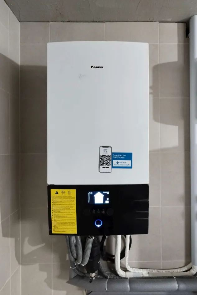Tepelné čerpadlo vzduch voda Daikin Altherma 3 8kW rodinný dom Hruštín