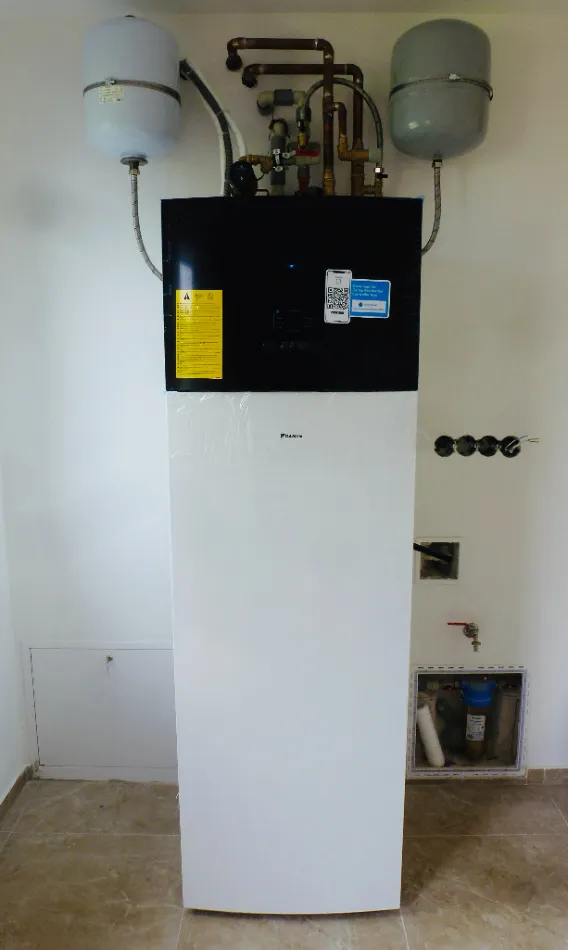 Tepelné čerpadlo vzduch voda Daikin Altherma 3 8kW rodinný dom Lokca