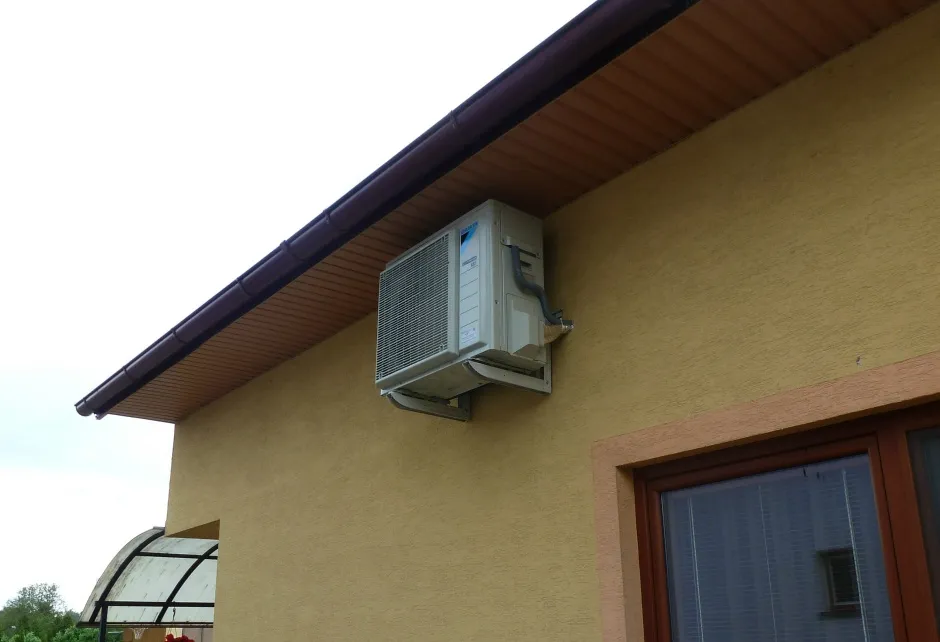 Tepelné čerpadlo vzduch voda Daikin Altherma 3 8kW rodinný dom Lužany pri Topli