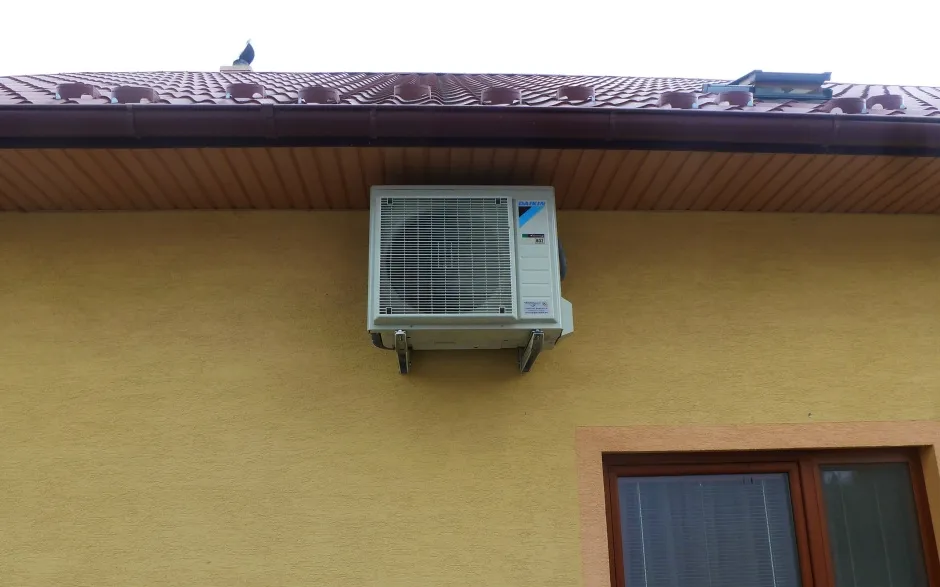 Tepelné čerpadlo vzduch voda Daikin Altherma 3 8kW rodinný dom Lužany pri Topli