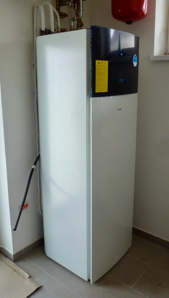 Tepelné čerpadlo vzduch voda Daikin Altherma 3 8kW rodinný dom Malinová